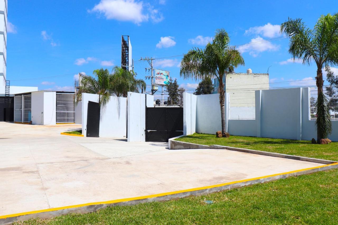 Hotel Bugari Aeropuerto Guadalajara Las Pintas Экстерьер фото