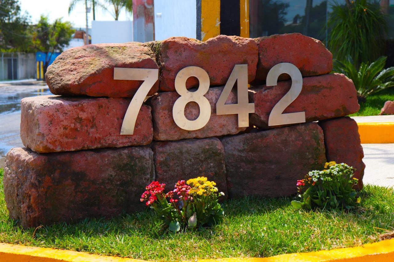 Hotel Bugari Aeropuerto Guadalajara Las Pintas Экстерьер фото